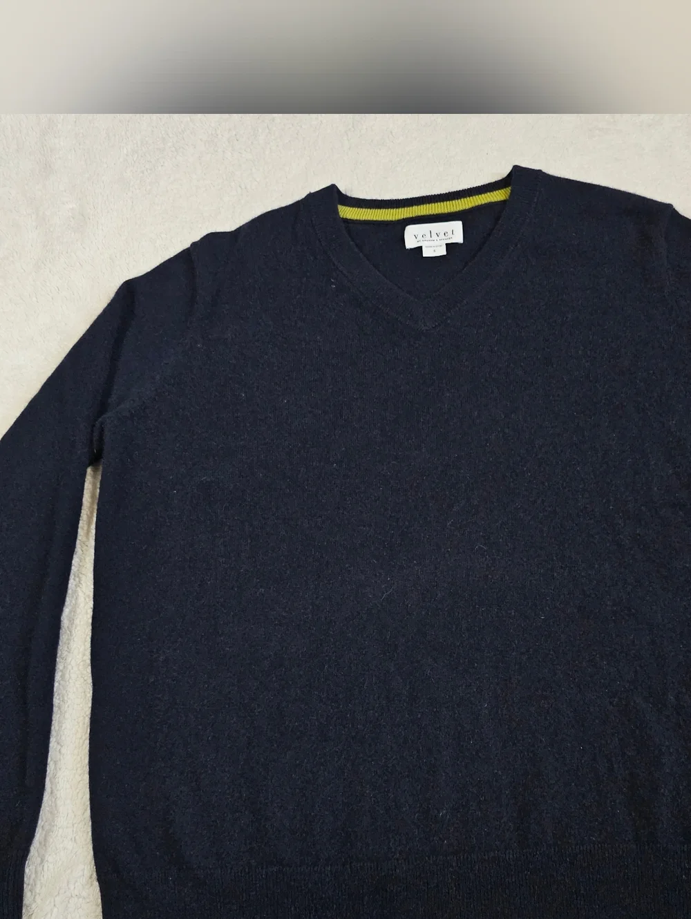 Velvet by Graham & Spencer Navy V-Neck Men's Sweater Cashmere.